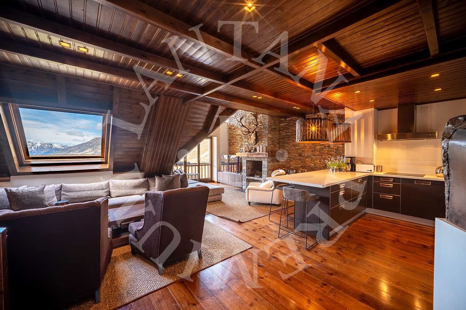 Sala de estar de Dúplex en venta en Naut Aran con Calefacción, Parquet y Trastero