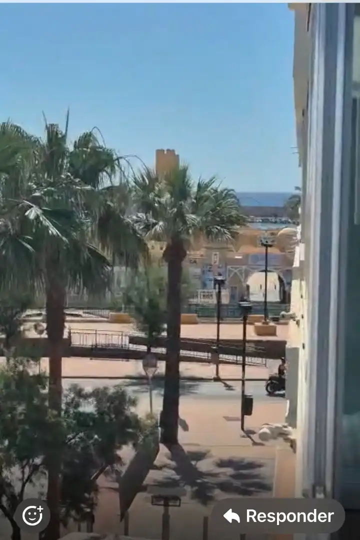 Außenansicht von Wohnung zum Verkauf in Fuengirola mit Klimaanlage, Terrasse und Möbliert