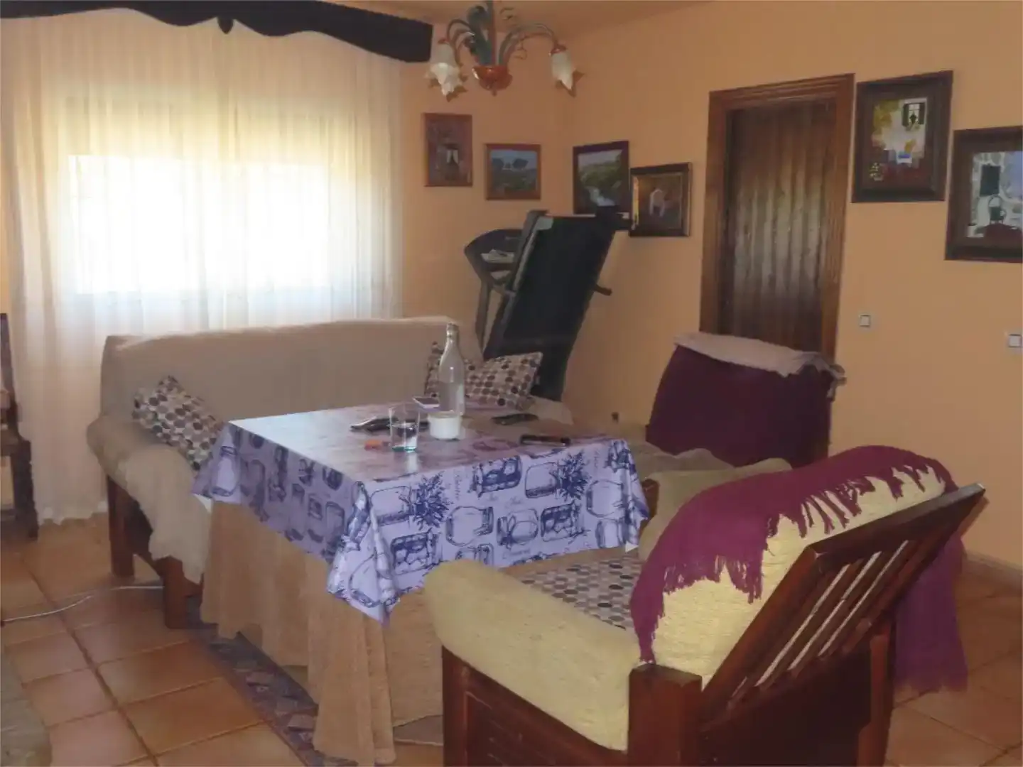 Sala d'estar de Finca rústica en venda en Villar del Rey amb Aire condicionat, Jardí privat i Traster