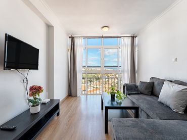 Piso con ascensor en venta en Carril del Siroco 8