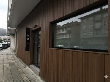 Local comercial en venda a Cee