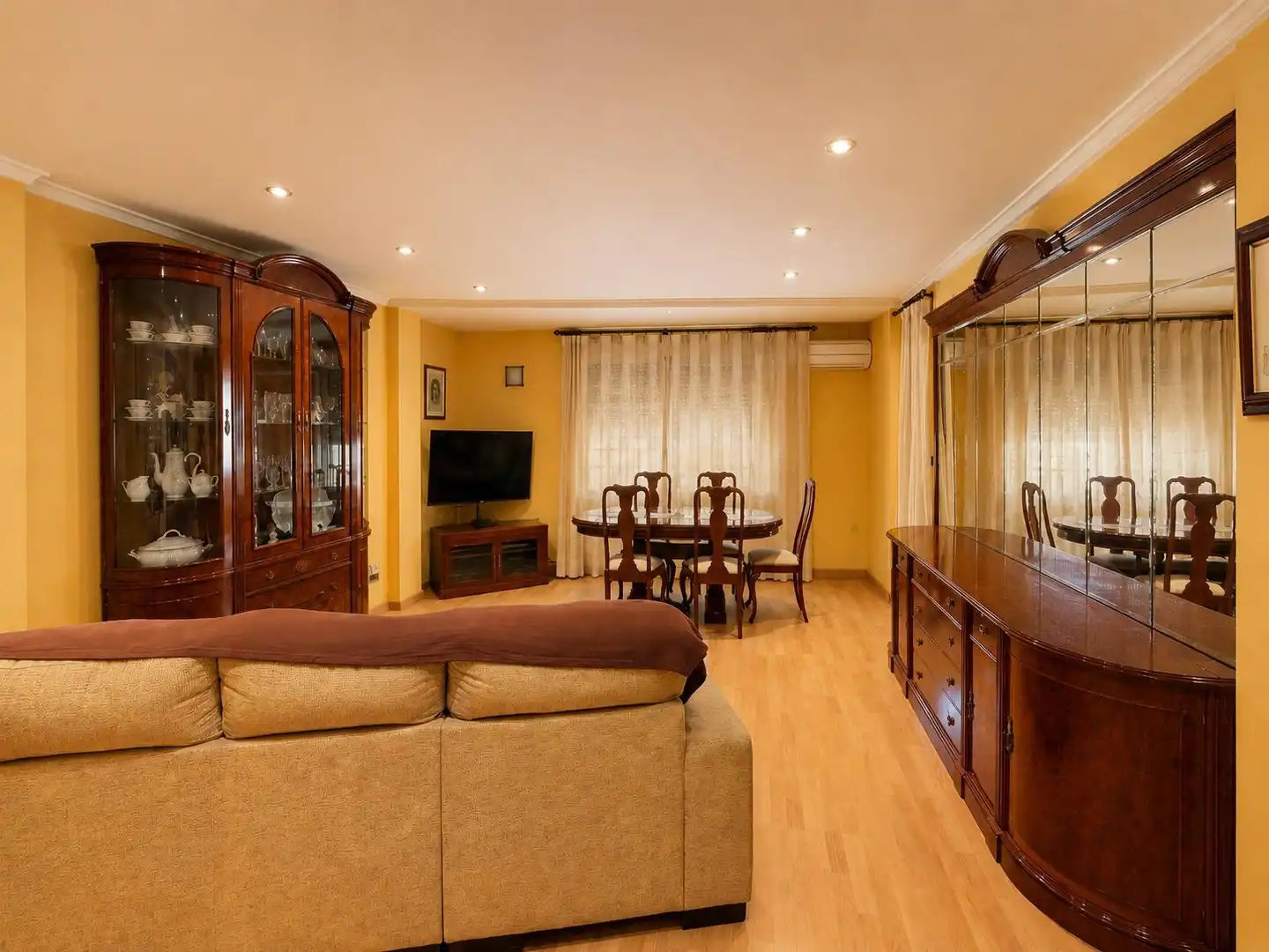 Living room of Flat for sale in Enguera  with Air Conditioner, Heating and Terrace