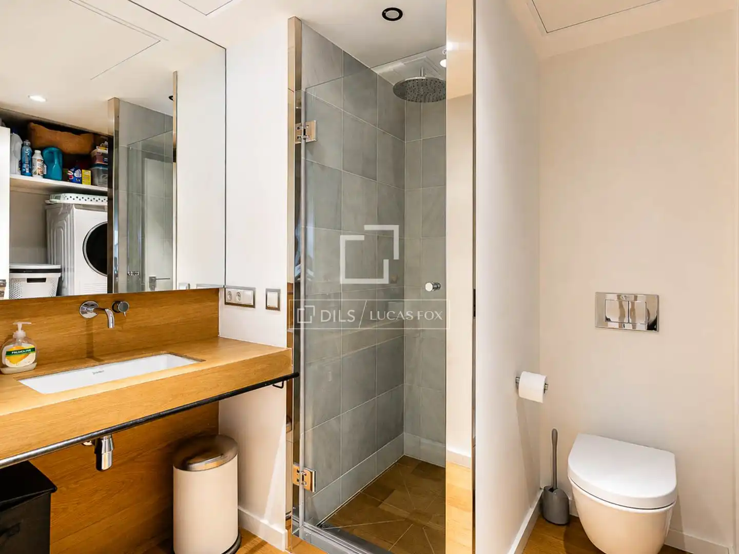 Bany de Casa o xalet en venda en Barcelona amb Aire condicionat, Jardí privat i Terrassa