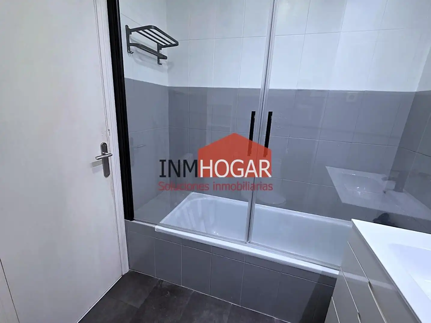 Baño de Piso en venta en Ávila con Calefacción, Parquet y Balcón