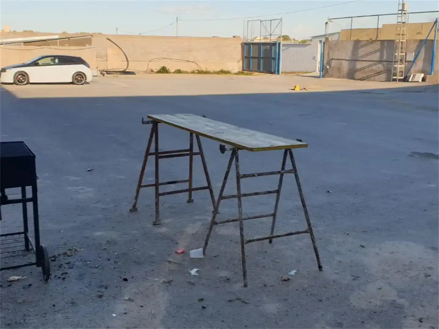 Außenansicht von Fabrikhallen zur Miete in Cartagena