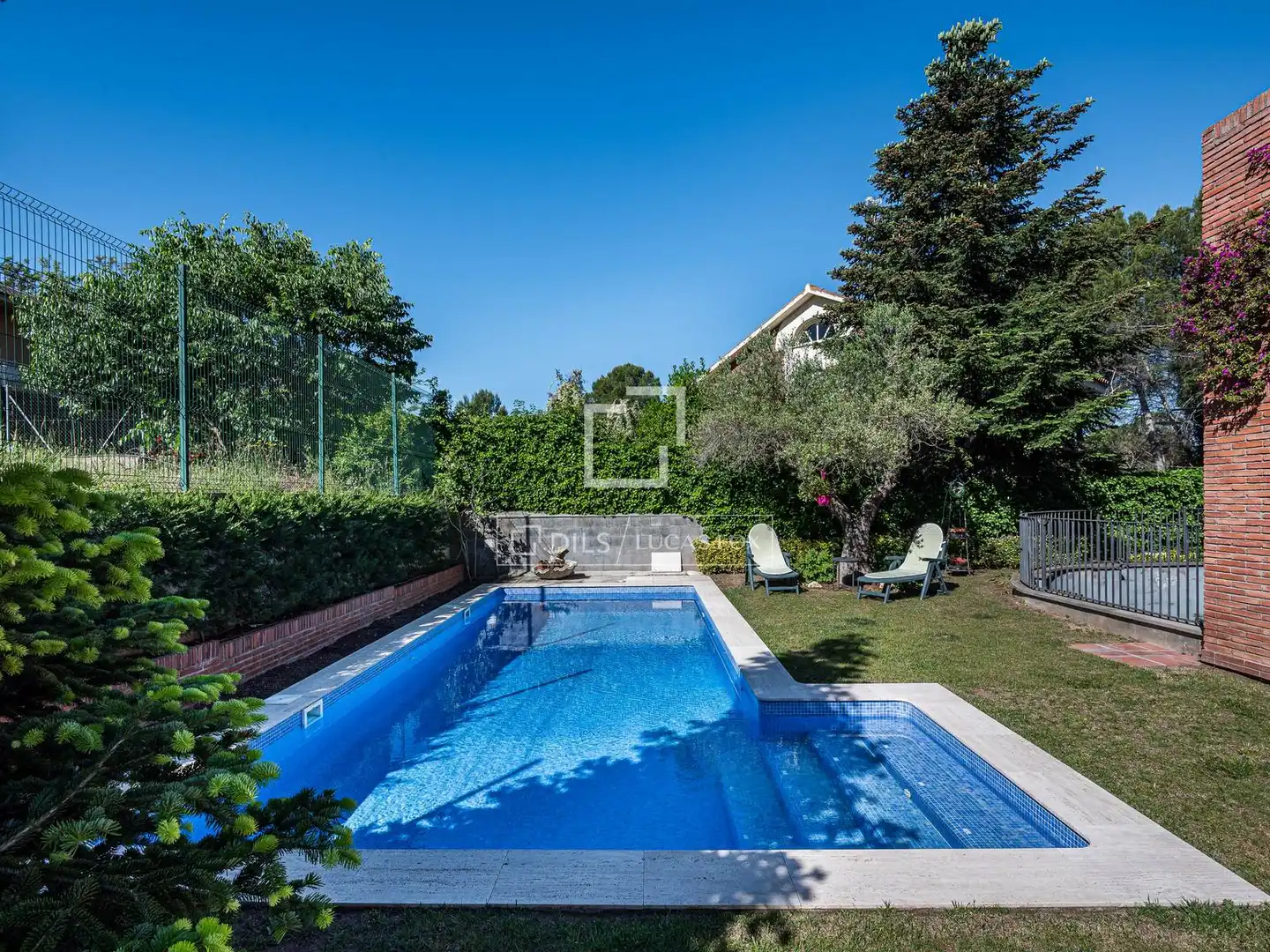 Piscina de Casa o xalet en venda en Sant Cugat del Vallès amb Aire condicionat, Calefacció i Traster