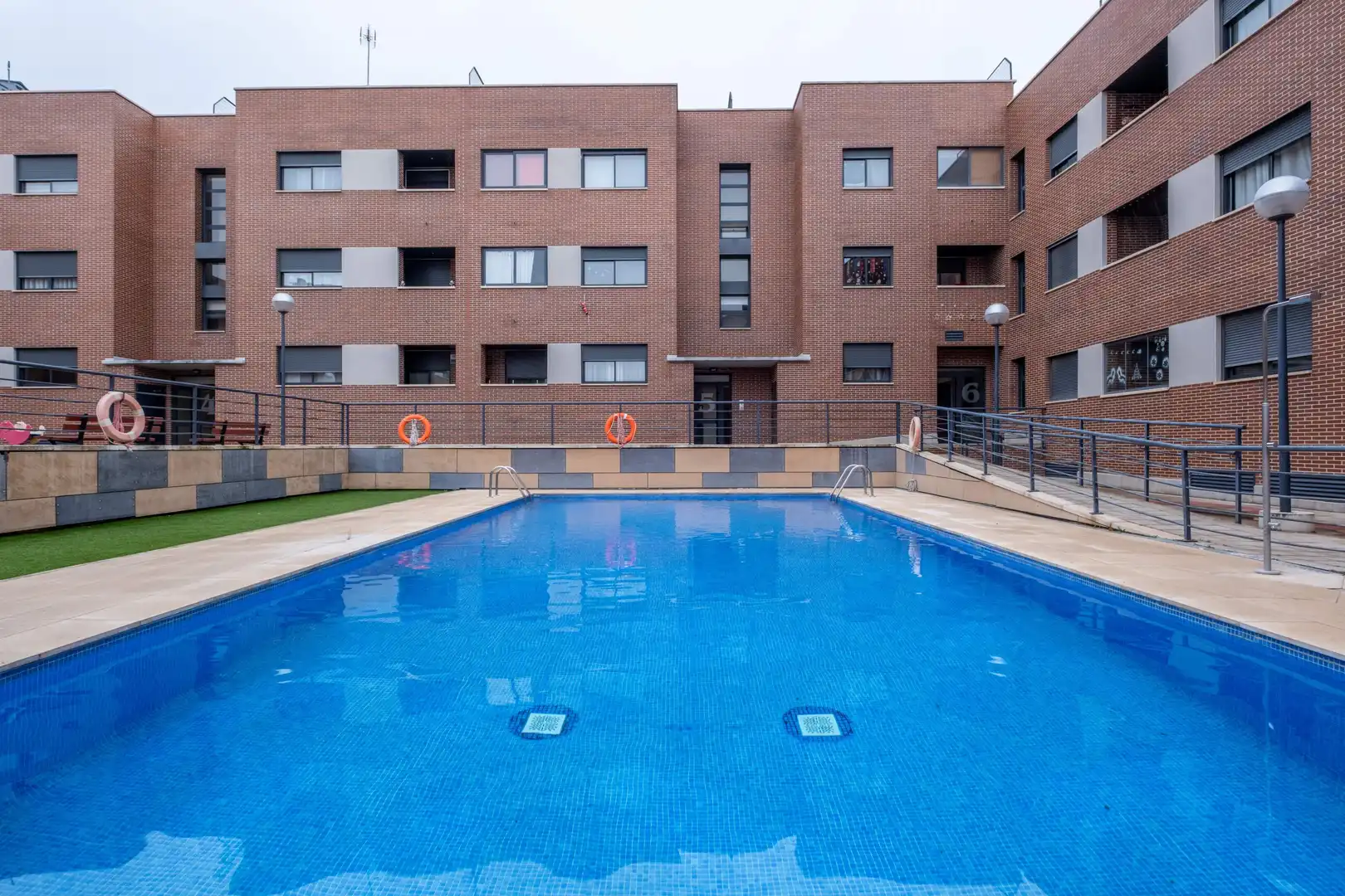 Piscina de Piso en venta en Cadrete con Jardín privado, Terraza y Trastero