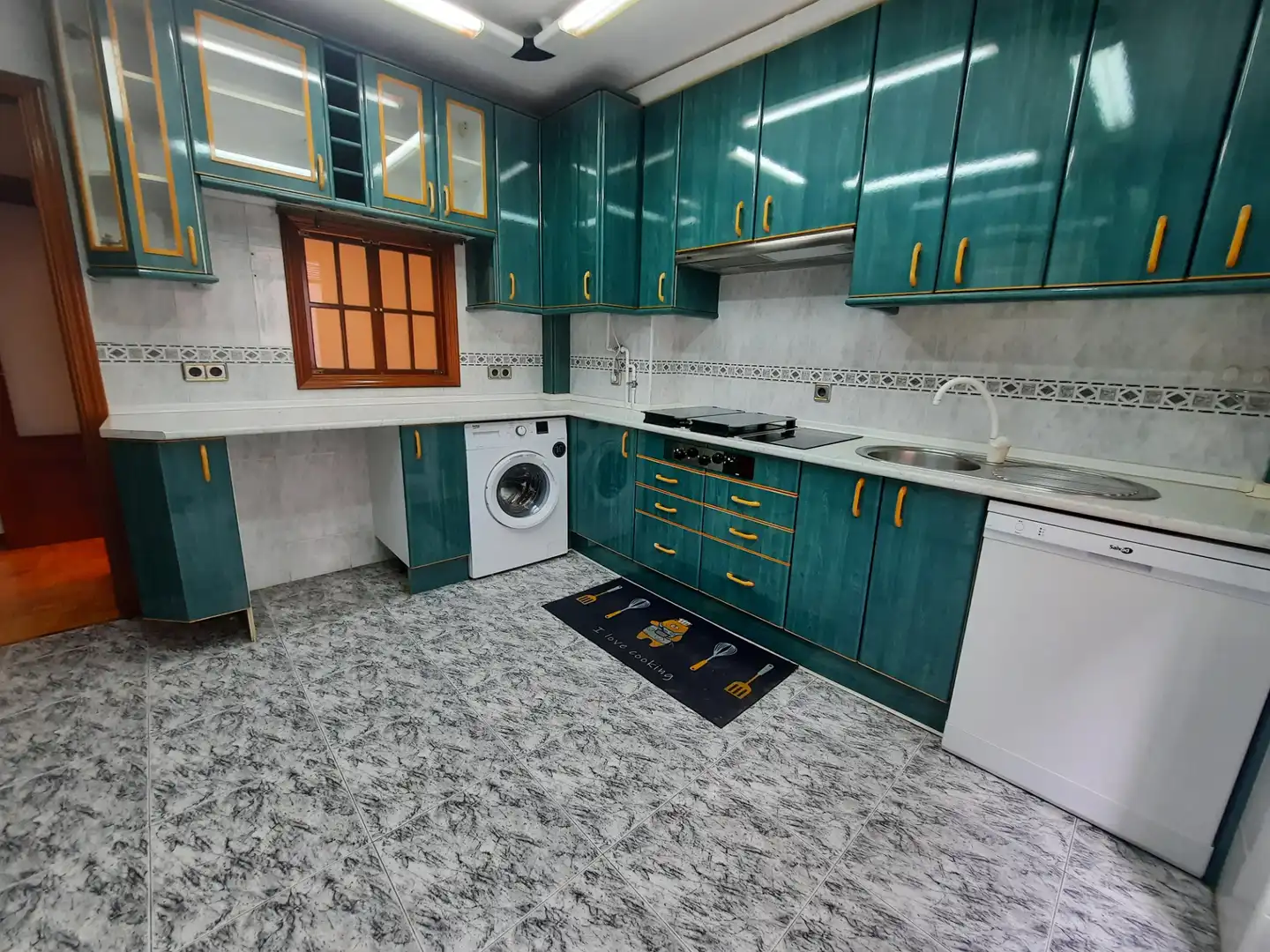 Küche von Wohnung zur Miete in Madrid mit Klimaanlage, Heizung und Parkett