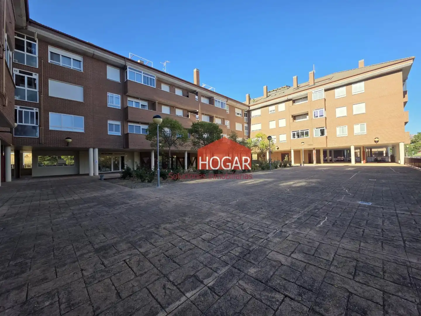 Vista exterior de Pis en venda en Ávila amb Calefacció, Terrassa i Traster