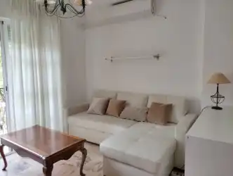 Piso con terraza en alquiler en Avenida Quinto Centenario, imagen 2