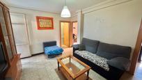 Living room of Flat for sale in Valladolid Capital  with Heating, Furnished and Oven