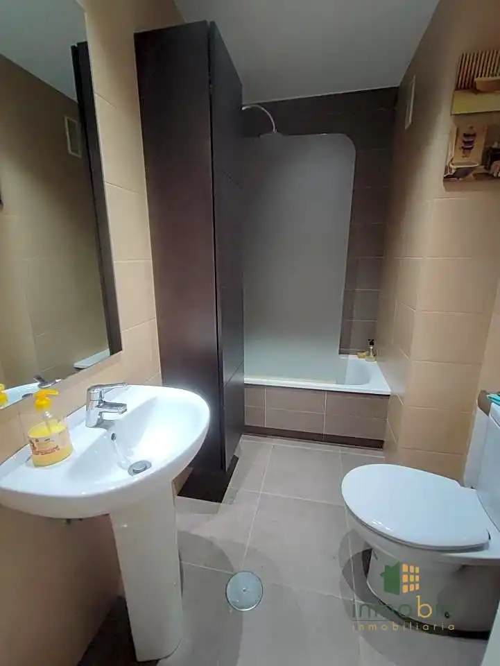 Baño de Piso en venta en Don Benito con Aire acondicionado, Terraza y Trastero