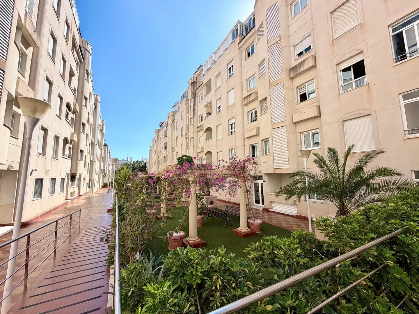 Vista exterior de Pis en venda en Aguadulce
