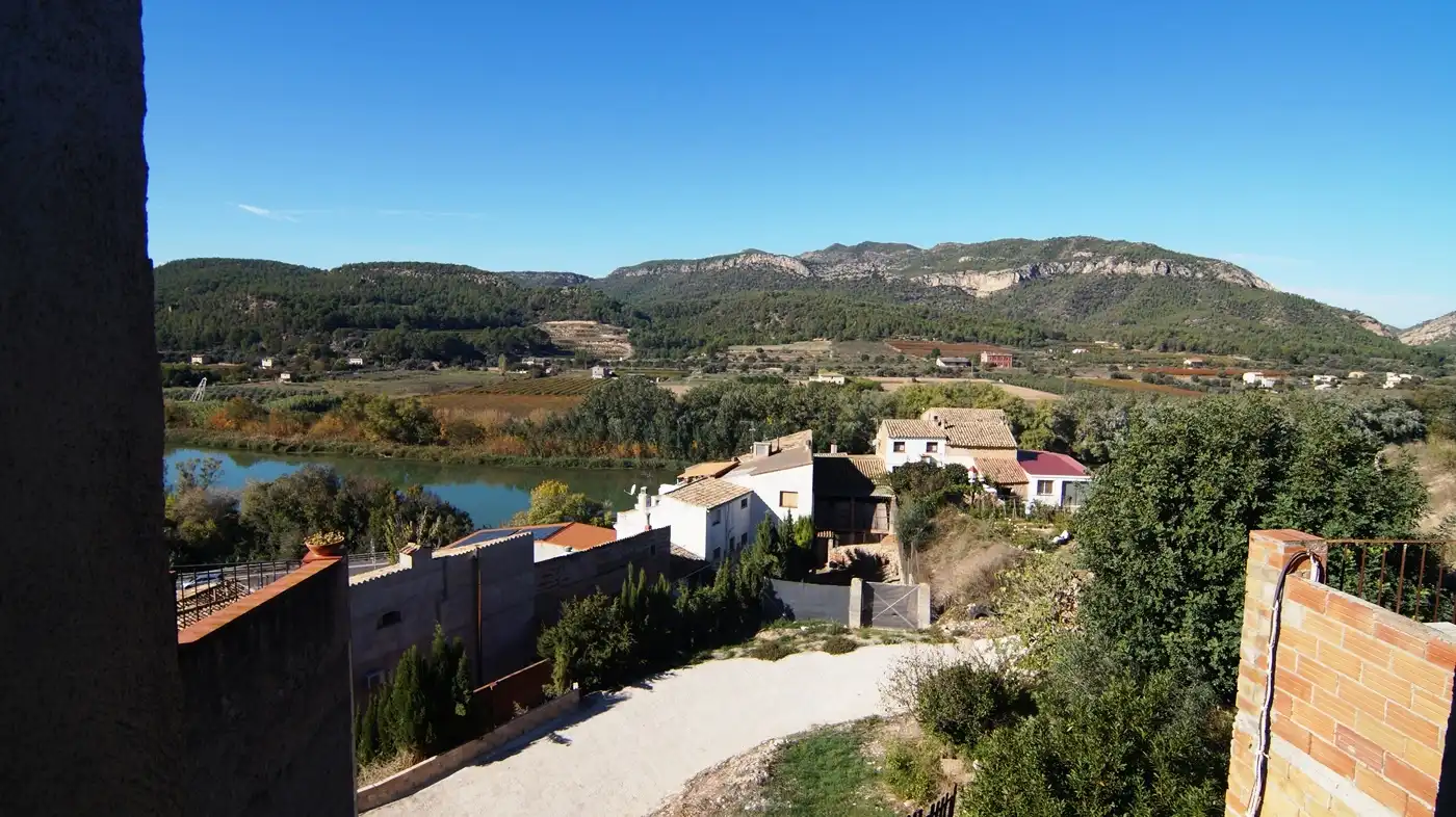Vista exterior de Casa adosada en venda en Garcia amb Aire condicionat, Calefacció i Terrassa