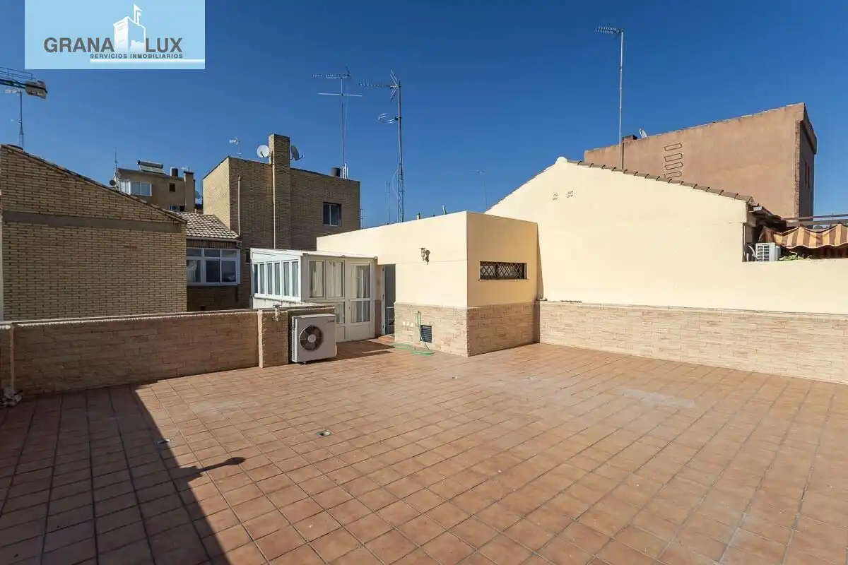 Vista exterior de Dúplex en venta en Granada con Aire acondicionado, Calefacción y Terraza