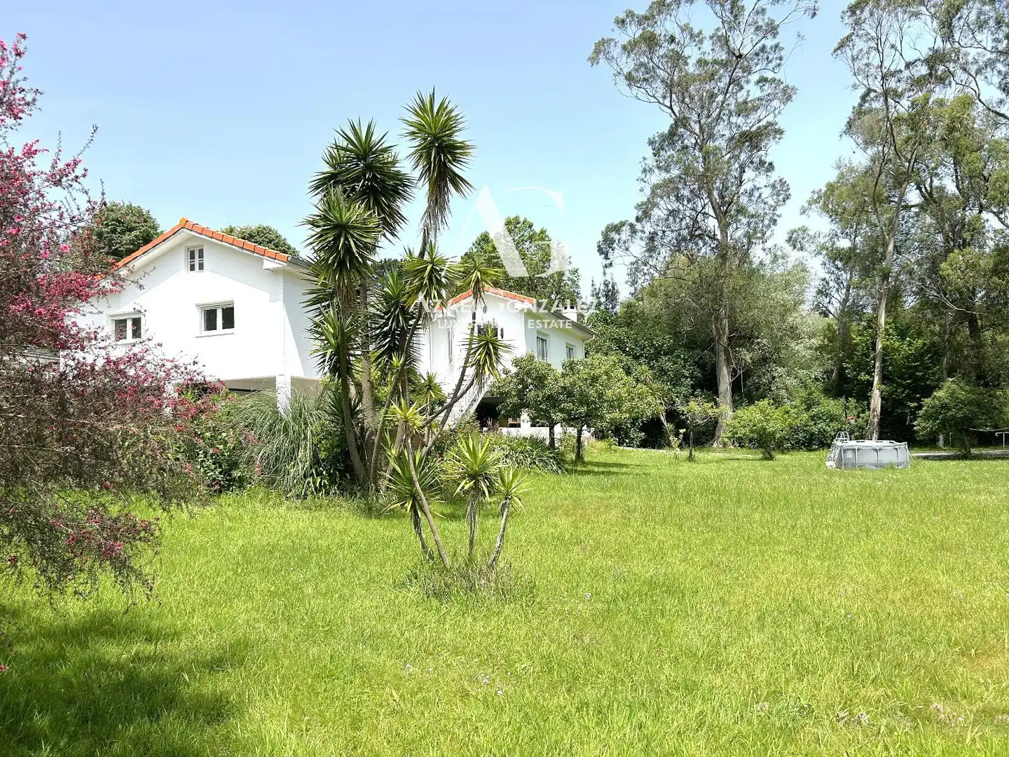 Garden of Houses for sale in Miengo  with Heating and Furnished