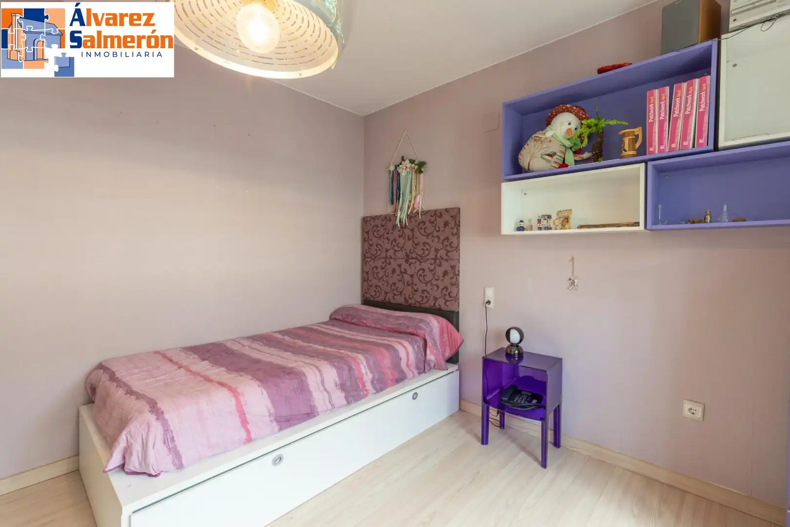 Habitación de Casa adosada en venta en Granada con Aire acondicionado, Calefacción y Balcón