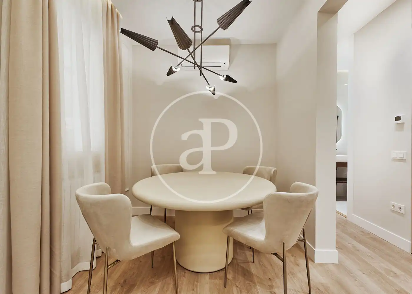 Dining room of Flat for sale in Madrid  with Air Conditioner, Heating and Furnished