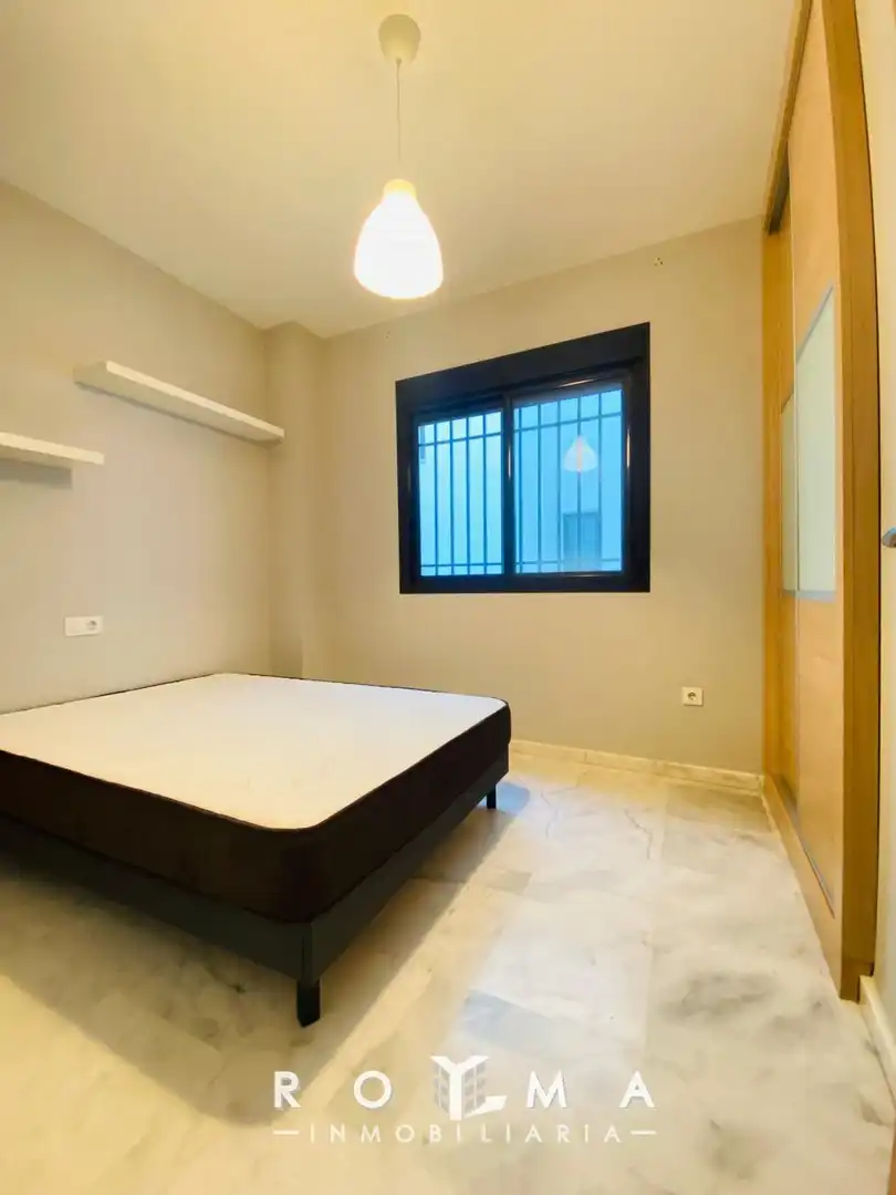 Habitación de Piso de alquiler en Montequinto con Aire acondicionado, Calefacción y Jardín privado