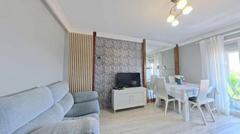 AMPLIA VIVIENDA REFORMADA DE 3 DORMITORIOS CON DOS TERRAZAS JUNTO A LA ESTACIÓN DE ENTREVÍAS, image 2