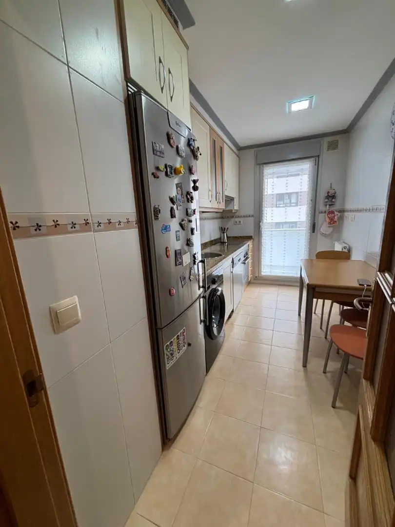 Cocina de Piso en venta en Oviedo  con Calefacción, Parquet y Trastero