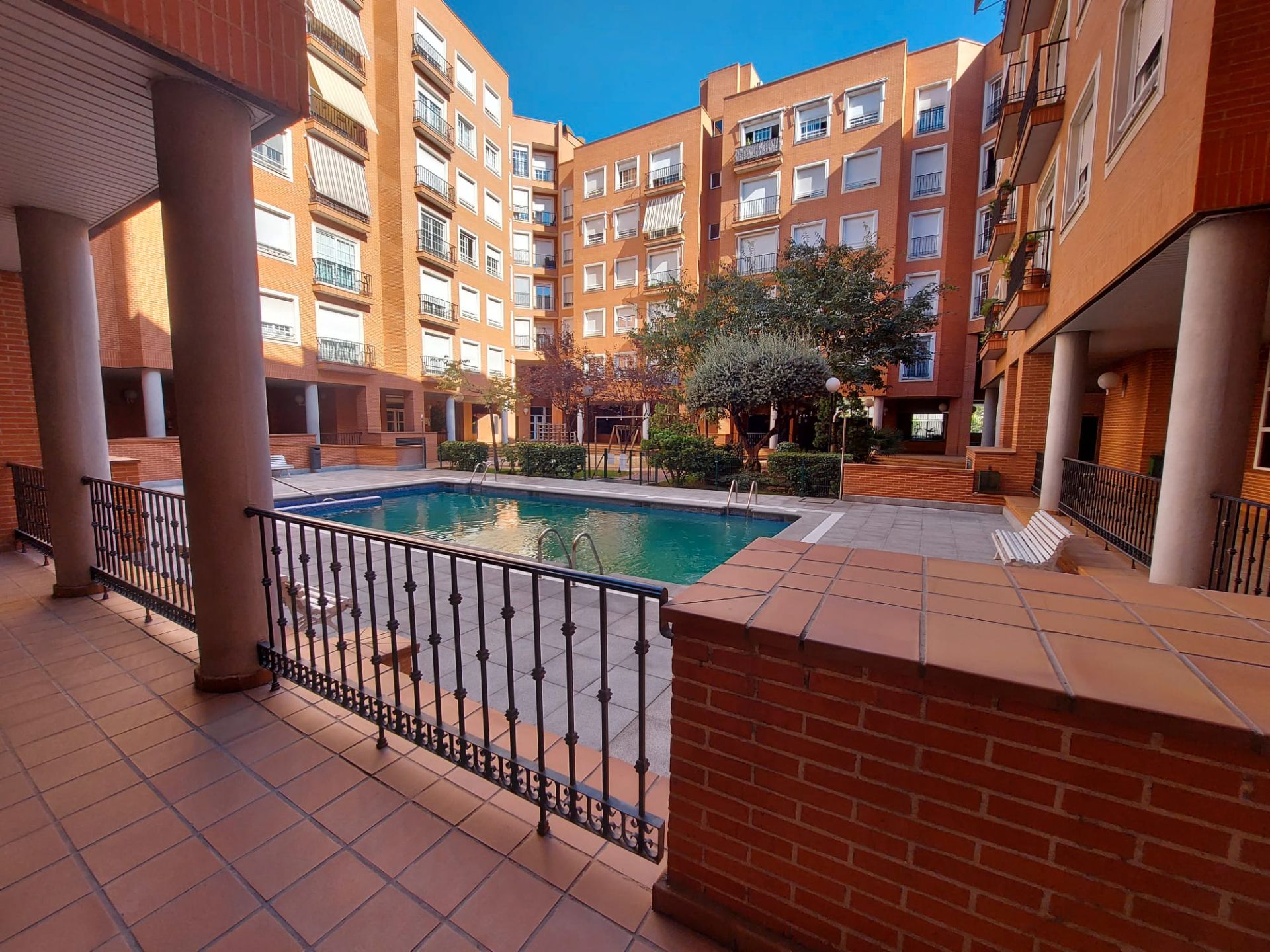 Piscina de Apartament de lloguer en  Madrid Capital amb Aire condicionat, Calefacció i Forn