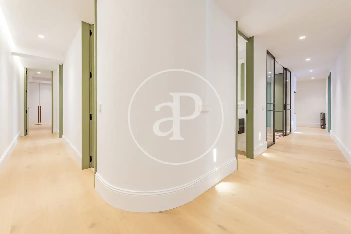 Flat for sale in Madrid  with Air Conditioner, Heating and Balcony