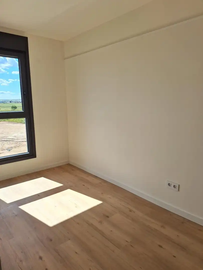 Habitación de Apartamento de alquiler en Alcalá de Henares con Aire acondicionado, Calefacción y Jardín privado