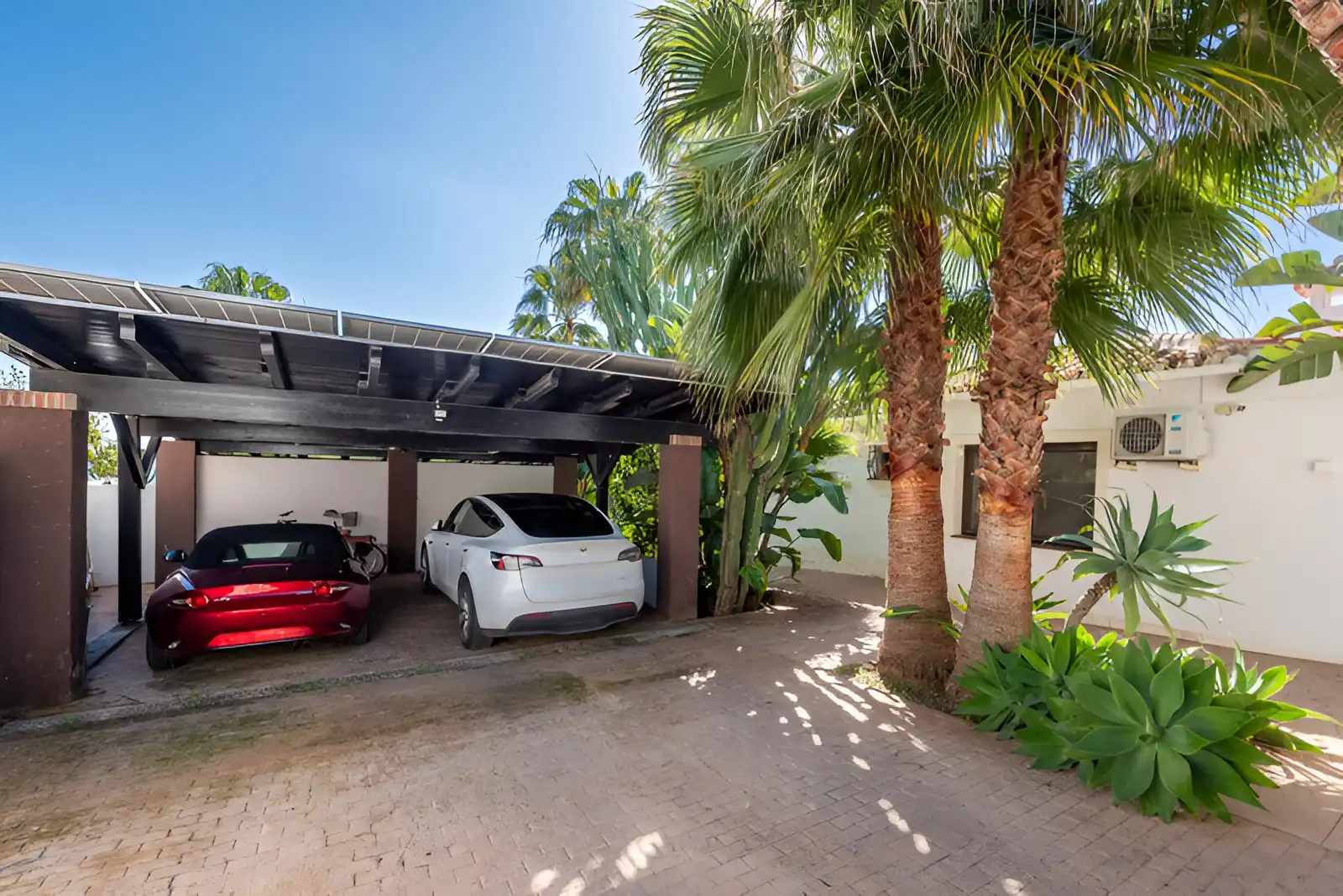 Parking of Houses for sale in Marbella  with Air Conditioner, Private garden and Terrace