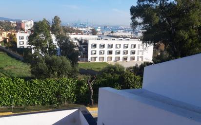 Vista exterior de Casa adosada en venda en Algeciras amb Aire condicionat, Calefacció i Parquet