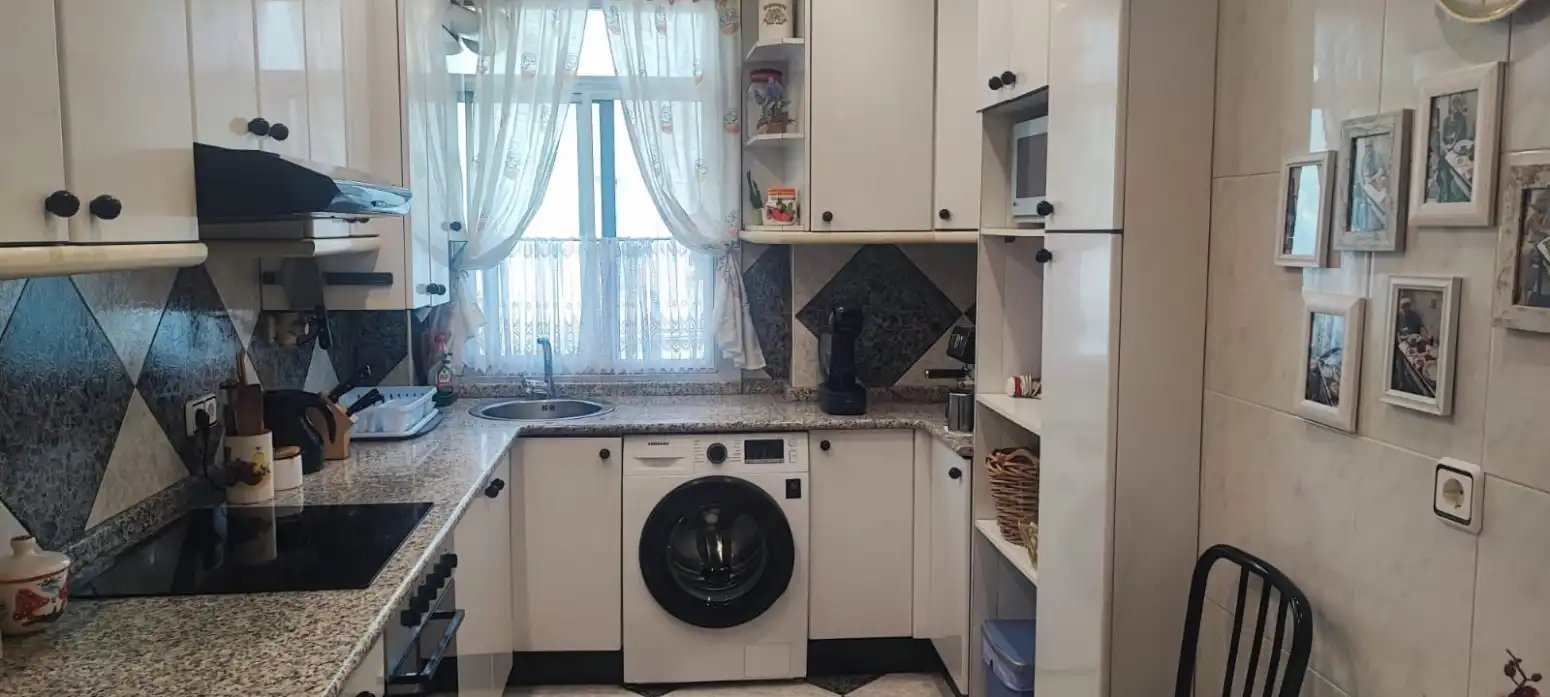 Kitchen of Flat for sale in  Logroño  with Heating