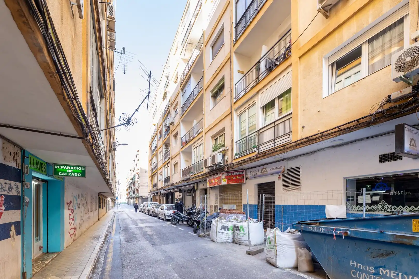Vista exterior de Pis en venda en Granada amb Terrassa i Balcó