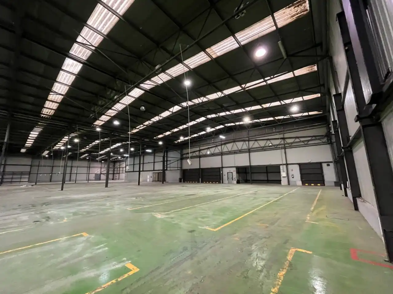 Vista exterior de Nave industrial en venta en Barberà del Vallès con Calefacción y Alarma