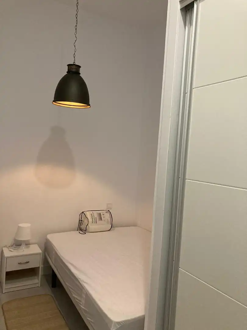Habitación de Planta baja en venta en Madrid con Calefacción