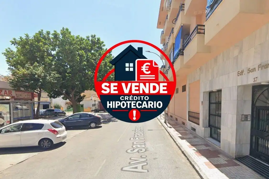 Pis amb piscina en venda a Centro