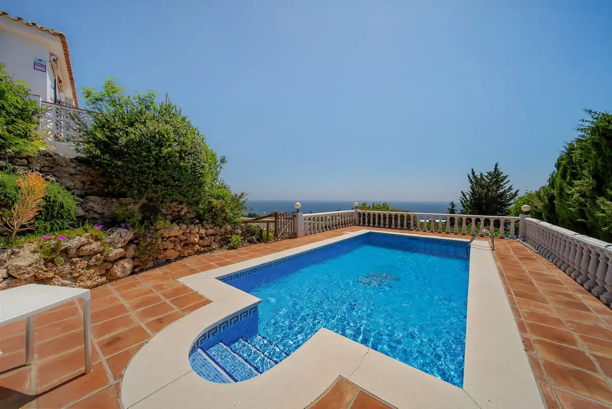 Swimming pool of Houses for sale in Benalmádena