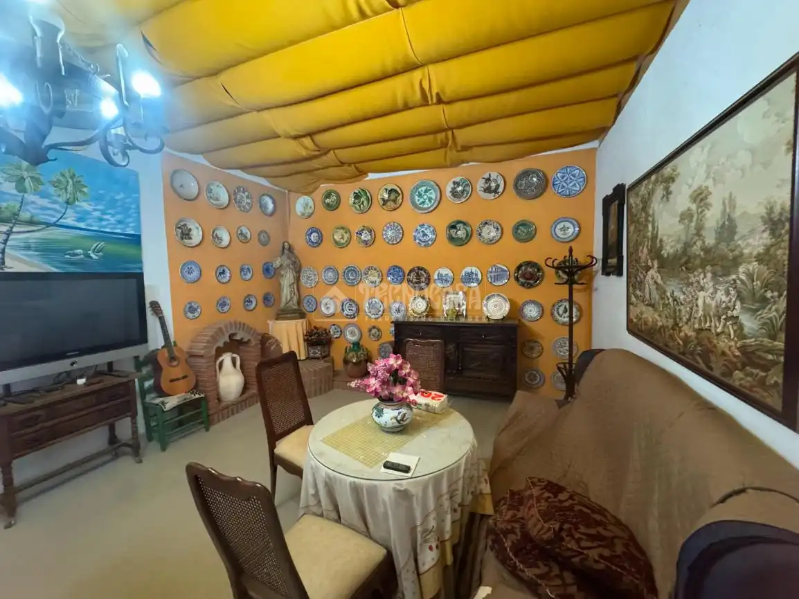 Houses for sale in Almendralejo  with Private garden and Furnished