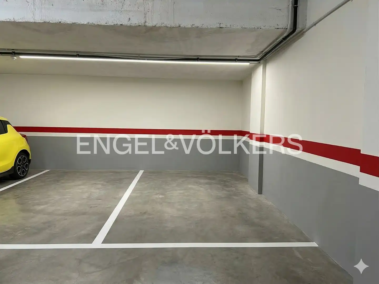 Parking of Flat for sale in Barcelona  with Air Conditioner, Heating and Parquet flooring