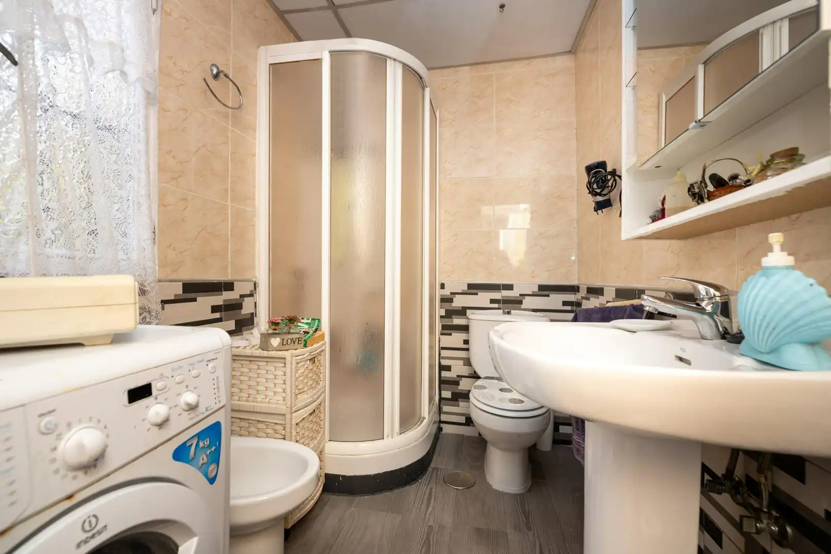 Baño de Casa adosada en venta en Granada con Aire acondicionado