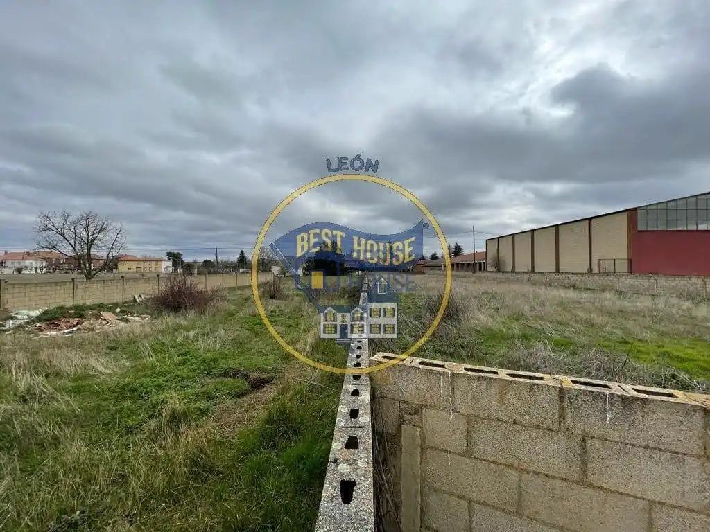 Residential land for sale in Onzonilla, imagen 6