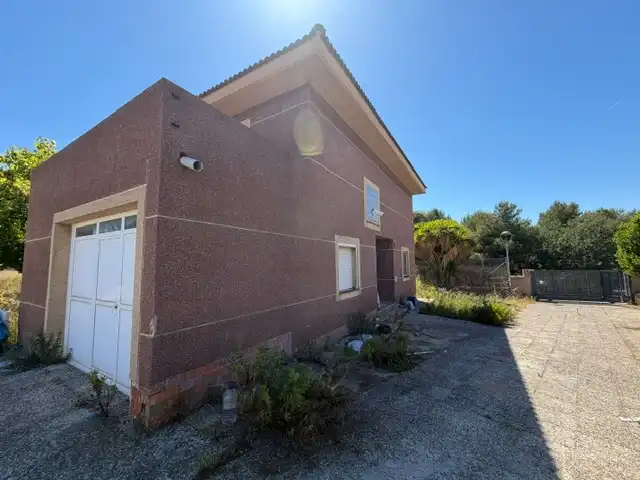 Vista exterior de Casa o xalet en venda en Tarragona amb Jardí privat, Terrassa i Alarma