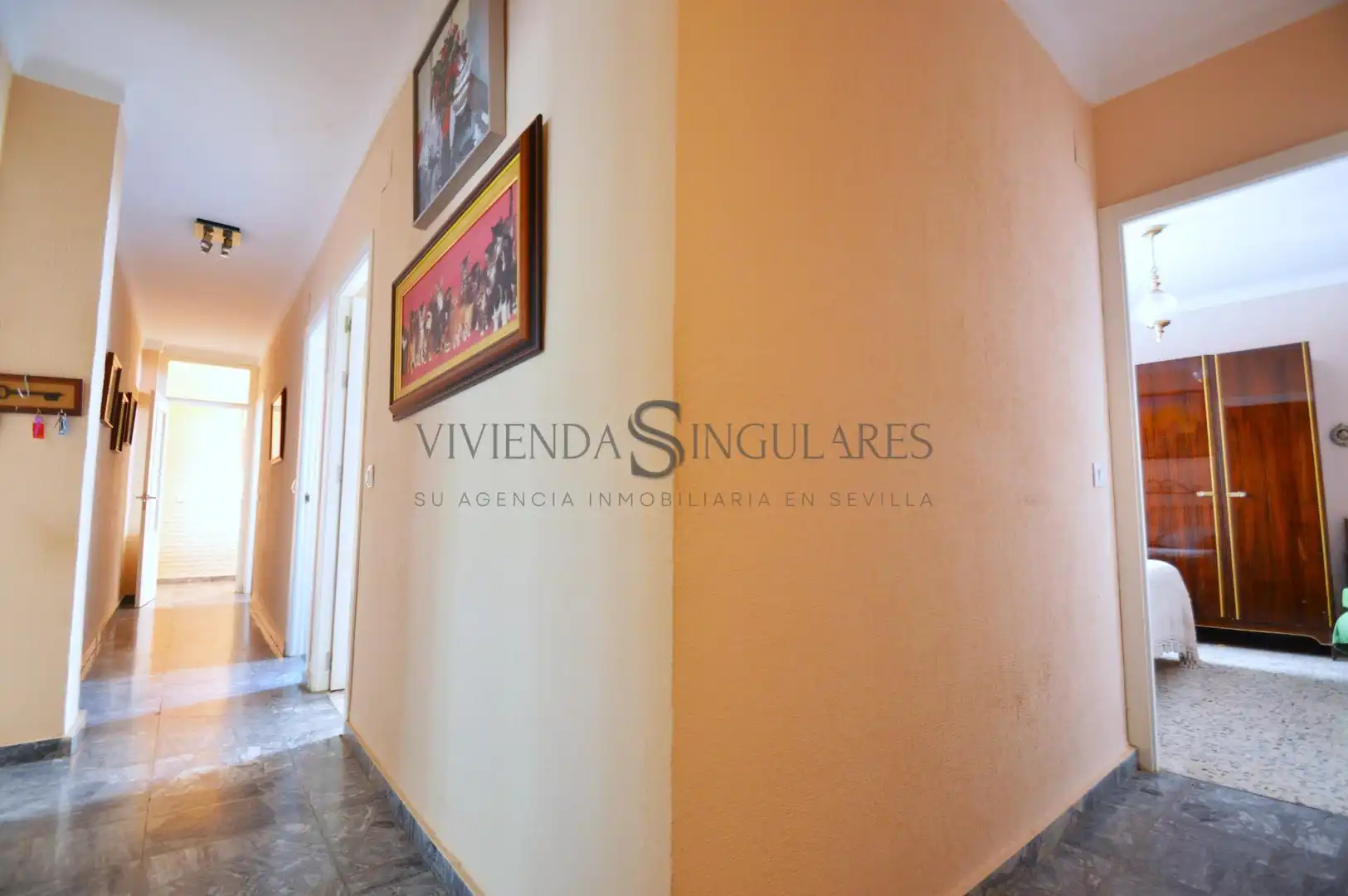 Flat for sale in Sevilla  with Air Conditioner, Terrace and Storage room