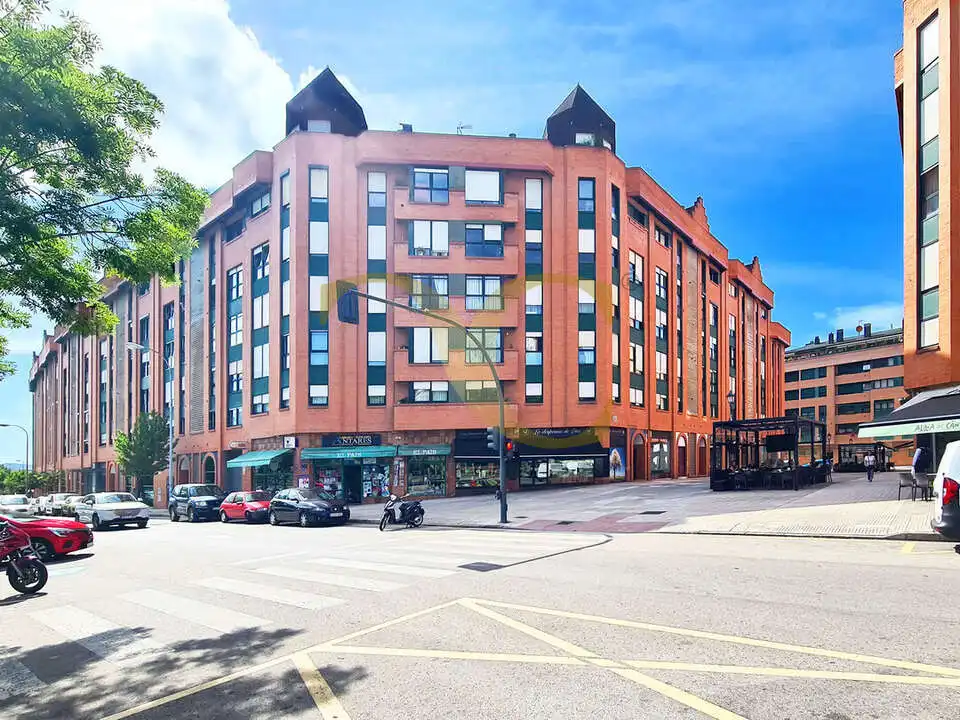Vista exterior de Piso en venta en Oviedo  con Calefacción y Trastero