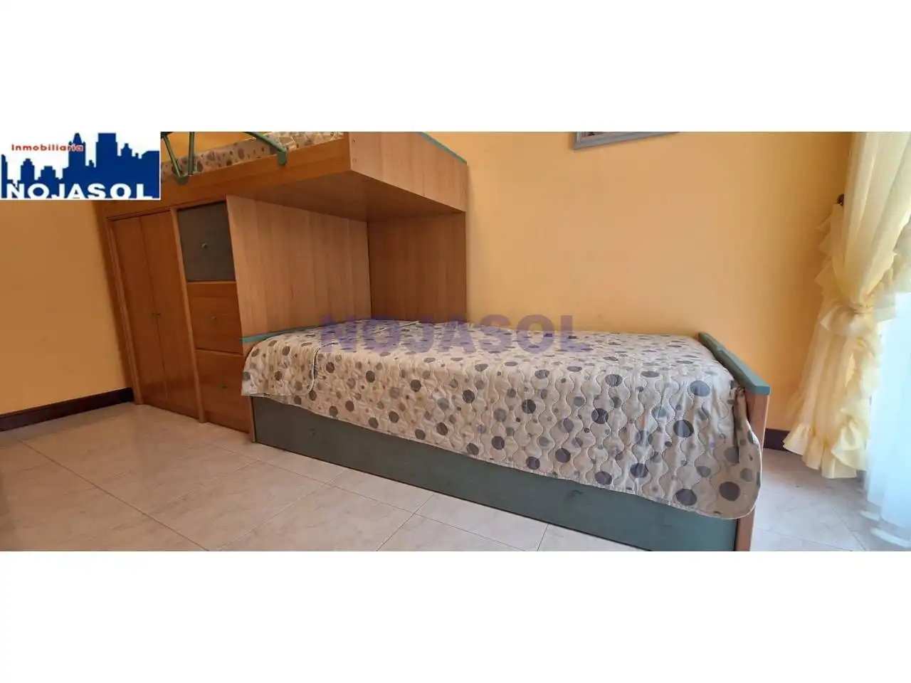 Dormitori de Apartament de lloguer en Noja amb Calefacció, Jardí privat i Terrassa