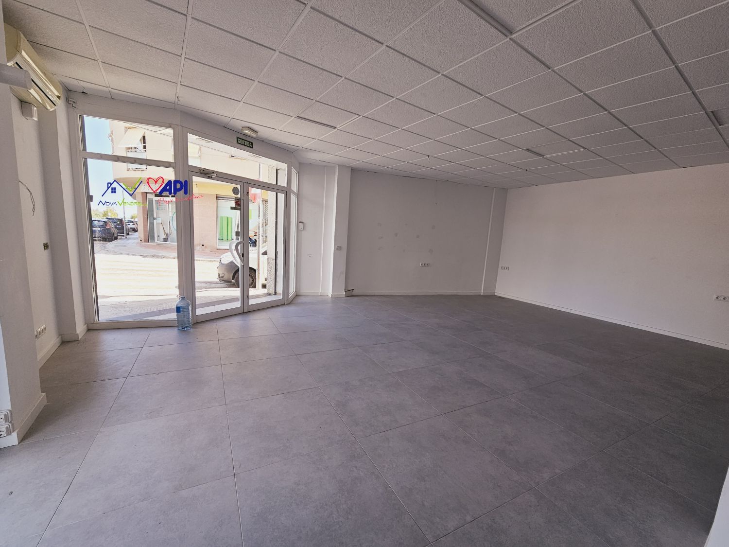 Premises for sale in El Vendrell  with Air Conditioner
