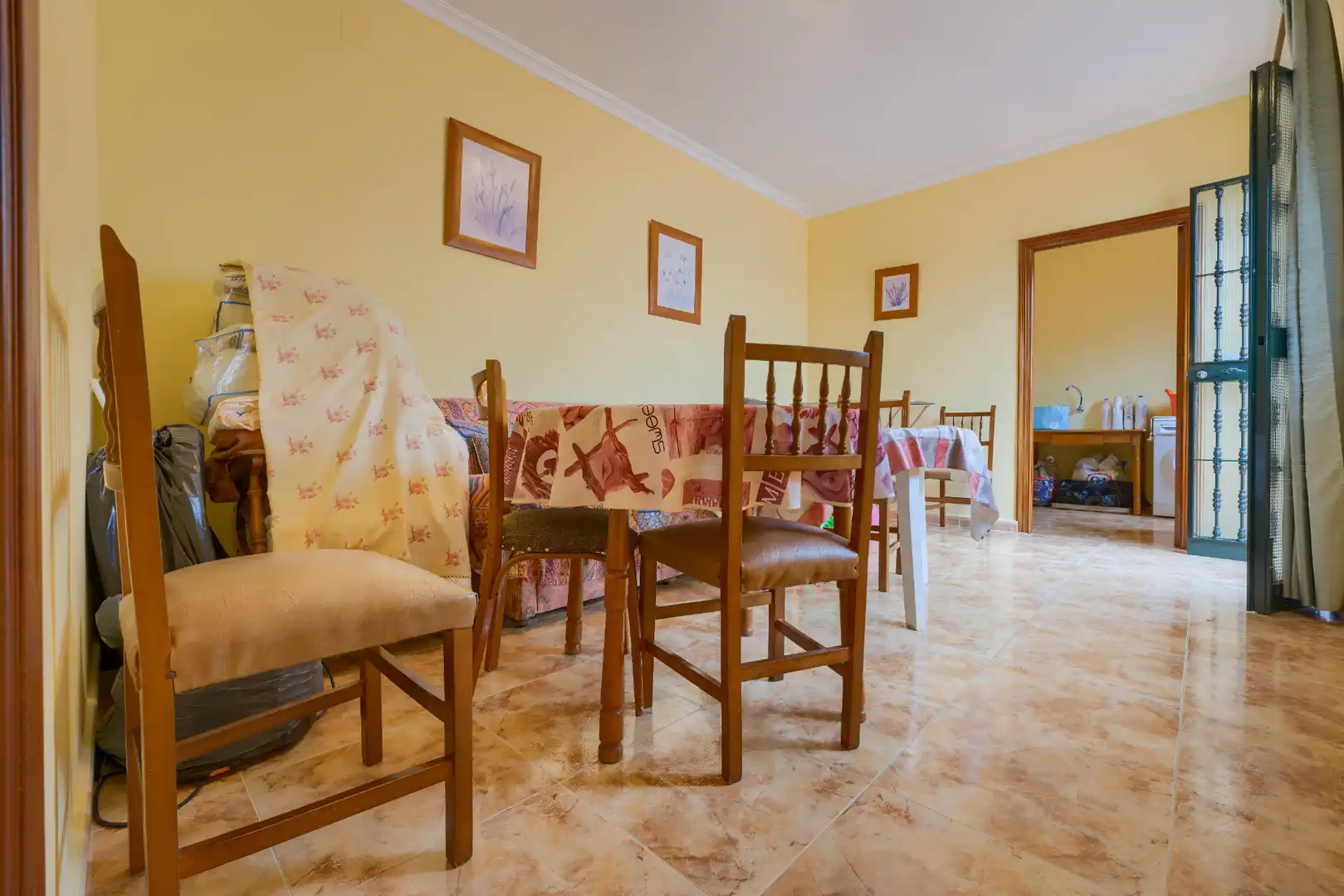 Comedor de Casa adosada en venta en Mairena del Aljarafe con Aire acondicionado, Calefacción y Jardín privado