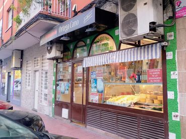 Local comercial en venta en Calle de Santiago Apóstol 9