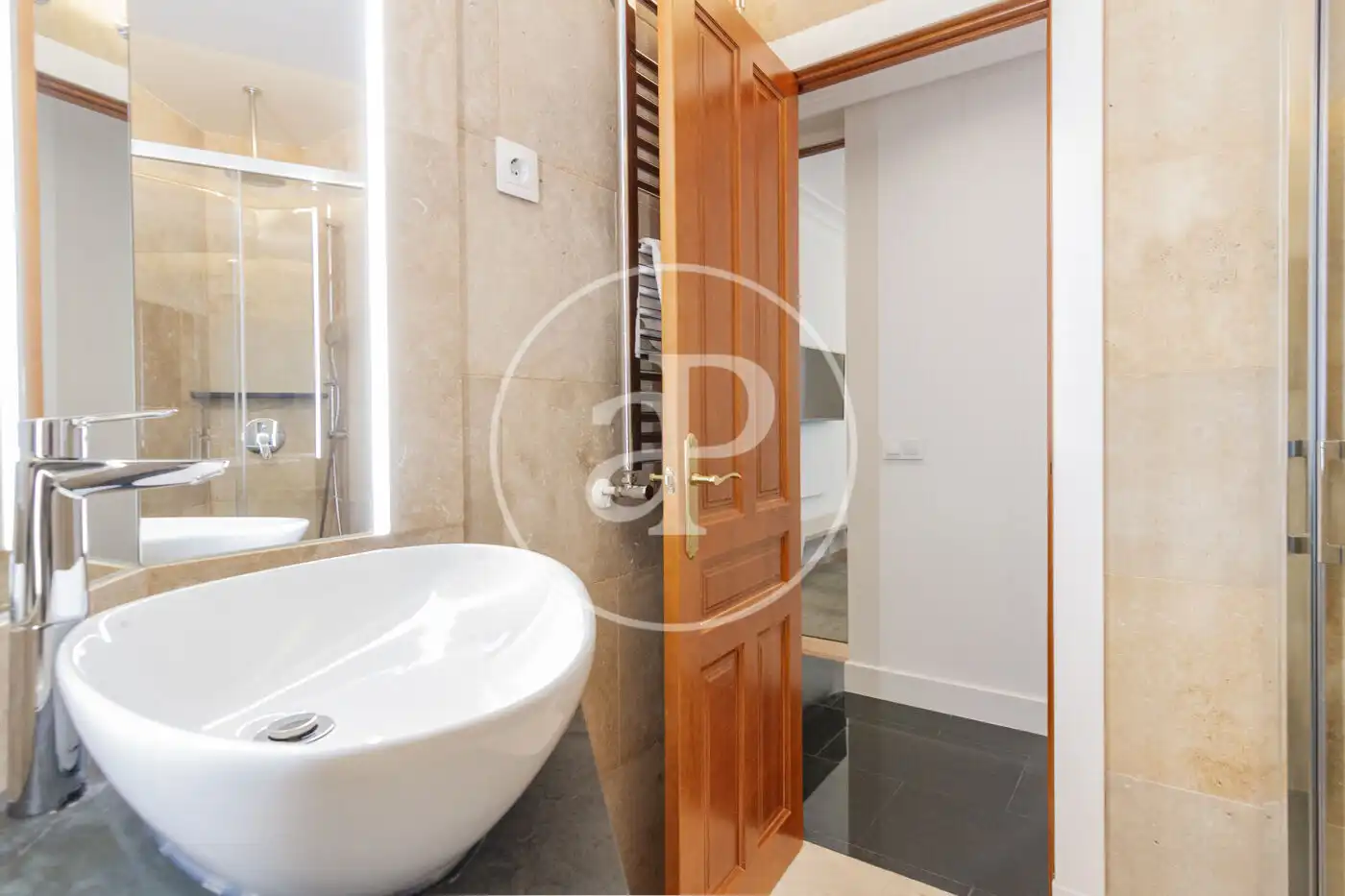 Badezimmer von Wohnung zur Miete in Madrid mit Klimaanlage, Heizung und Möbliert