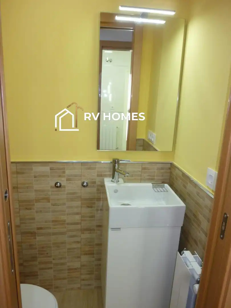 Badezimmer von Wohnung zur Miete in Cáceres mit Klimaanlage, Heizung und Möbliert
