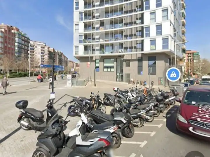 Parkplatz von Garage zur Miete in Sant Martí